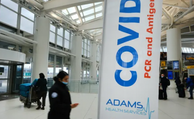 SHBA pritet të heqë testin e COVID-19 për udhëtarët që hyjnë në vend