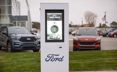 CEO i Ford dëshiron të shesë automjetet elektrike vetëm në internet – me çmime të panegociueshme