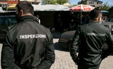 Anulohet protesta e paralajmëruar e inspektorëve sanitarë në sheshin “Skënderbeu”