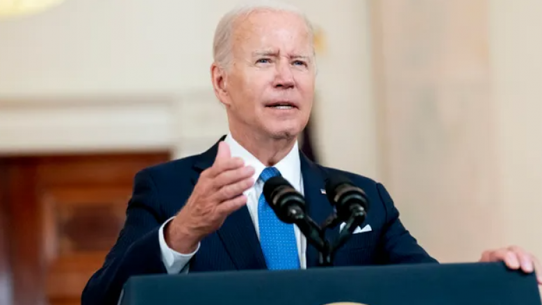 Presidenti Biden nënshkruan ligjin historik për armët, për t’i mbajtur larg njerëzve të rrezikshëm: Do të shpëtojë shumë jetë