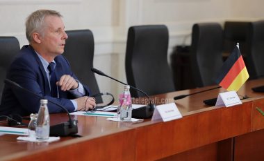 Ambasadori Rohdes: Kurti s’është më opozitë, ta formojë Asociacionin – vizat s’lidhen me dialogun