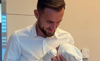 Futbollisti Sokol Cikalleshi është bërë baba për herë të dytë