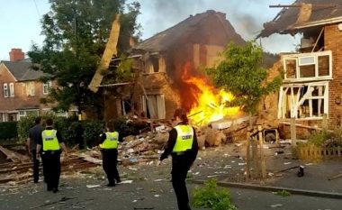 Shtëpia u ‘shkatërrua’ dhe mund të ketë edhe të vdekur pas një shpërthimi të madh në Birmingham të Anglisë