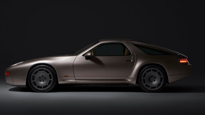 Pas Porsche 928 të shekullit të XXI-të qëndron kompania Nardone