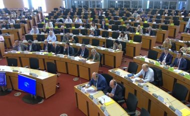 Komisioni për Punë të Jashtme i Parlamentit Evropian miraton Raportin për Kosovën – bëhet thirrje për heqjen e vizave