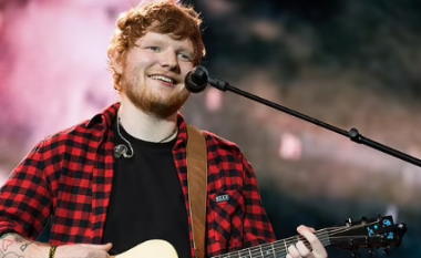 Ed Sheeran me rekord të ri muzikor, bëhet artisti më i dëgjuar në Mbretërinë e Bashkuar