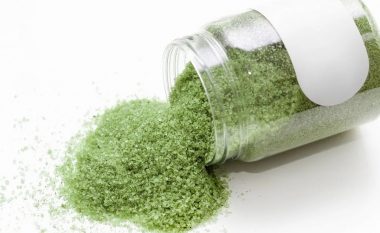 Çfarë është kripa e gjelbër? Një udhëzues për alternativën e kripës së tryezës me natrium të ulët