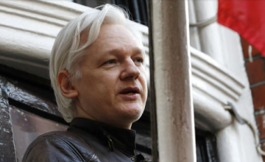Qeveria e Mbretërisë së Bashkuar miraton ekstradimin e Assange në SHBA