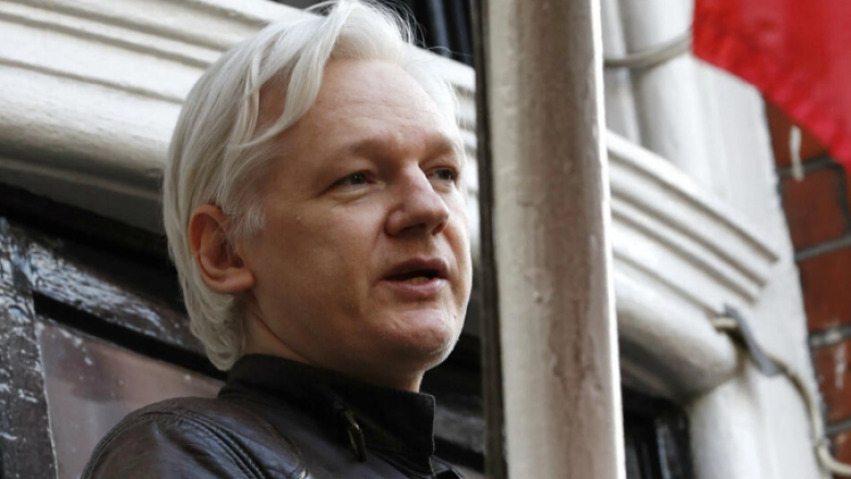 Qeveria e Mbretërisë së Bashkuar miraton ekstradimin e Assange në SHBA