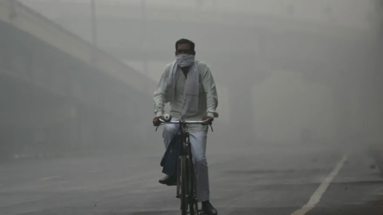 99 për qind e njerëzve jetojnë në zona ku ndotja e ajrit i kalon ‘nivelet e sigurta’