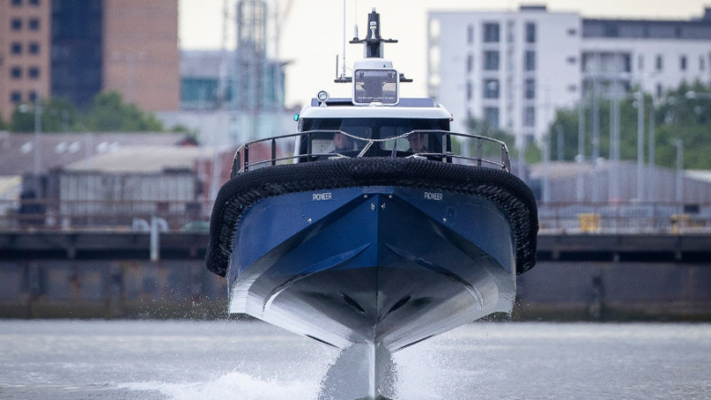 Kompania në Belfast, lanson varkën “fluturuese” me teknologji hidrofoil