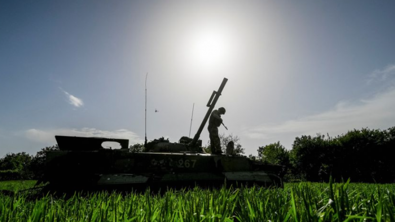 Suedia do t’i ofrojë më shumë ndihmë ushtarake vendit ukrainas, duke përfshirë raketa kundër anijeve