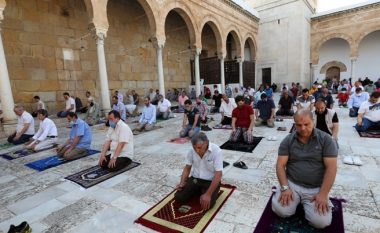 Sipas kushtetutës së re, Tunizia nuk do ta konsiderojë Islamin si religjion zyrtar të shtetit