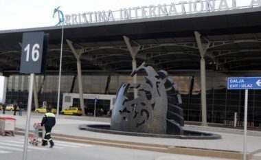 Policia ia gjen në valixhe nëntë fishekë, një personi në Aeroportin e Prishtinës