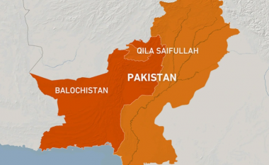 Të paktën 22 persona të vdekur në një aksident rrugor në Pakistan