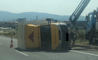 Aksident në Sllatinë, lëndohen dy persona