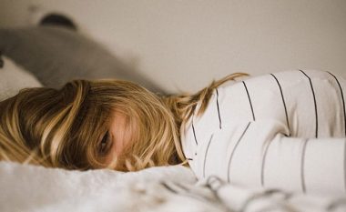Çfarë e shkakton ankthin e mëngjesit dhe si ta përballoni