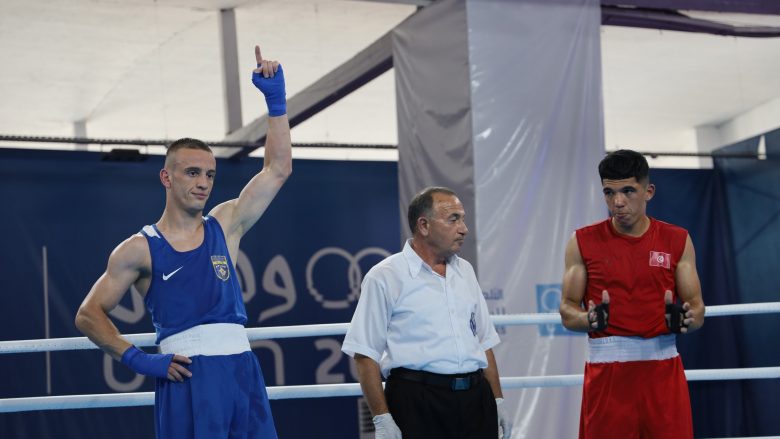 Shpetim Bajoku triumfon në raundin e parë të garave të boksit në Lojërat Mesdhetare Oran