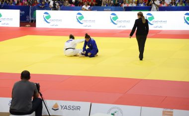 Erza Muminoviq mposhtet në çerekfinale, e kërkon medaljen përmes repesazhit