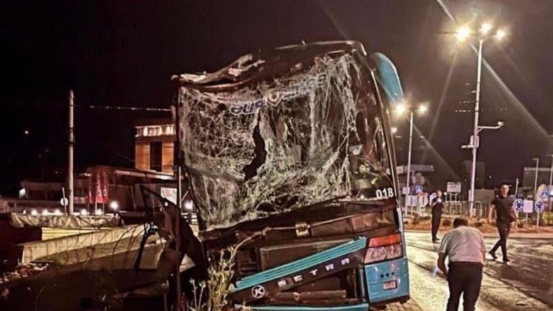 Aksidentohet një autobus në rrugën Gjilan-Ferizaj, tre të lënduar