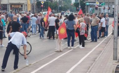 Shkup: Protestohet përpara qeverisë kundër propozimit francez