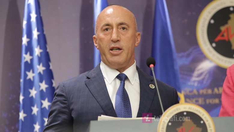 Djegia e veturave në veri, Haradinaj: Vuçiq të heq dorë nga destruktiviteti, BE dhe SHBA ta mbrojnë marrëveshjen e Ohrit