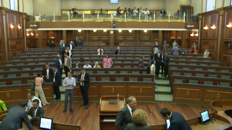 Kuvendi shkon në pauzë – seanca vazhdon në orën 13:00