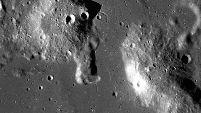 NASA me mision të rëndësishëm në hënë për eksplorimin e kupolave misterioze në parapërgatitje të fillimit të programit eksplorues hënor Artemis