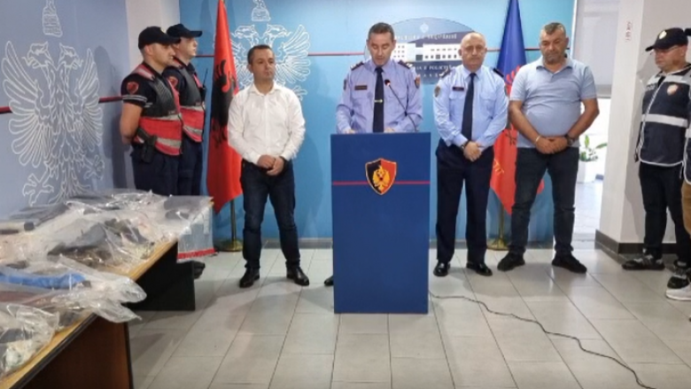Zbulohet punishtja e prodhimit dhe modifikimit të armëve në Tiranë, dyshohet se merrte porosi nga grupet kriminale