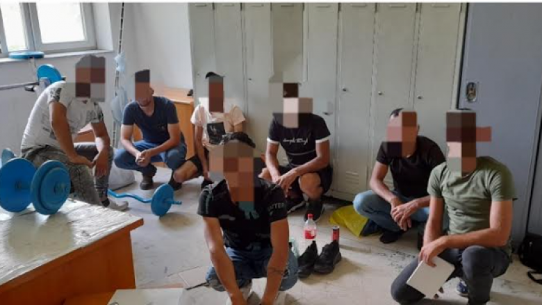 Policia në bashkëpunim me qytetarët në Prizren, arrin që t’i kap shtatë migrantë ilegal