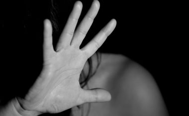 Sulmohet seksualisht një grua në Fushë Kosovë – i dyshuari në kërkim policor