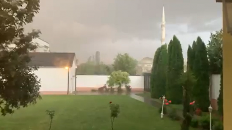 Stuhi e shtrëngatë e fuqishme në disa qytete të Kosovës