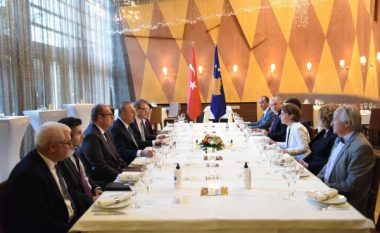 ​Ministri i Jashtëm turk në Kosovë, takon sot Osmanin e Gërvallen