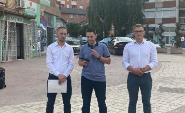 Në veri të Mitrovicës, vetëm tre serbë dalin në protestë kundër marrëveshjes për energjinë
