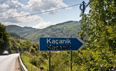 Helmimet nga uji i pijes në Kaçanik, bie numri i qytetarëve që po kërkojnë ndihmë mjekësore
