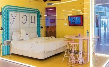 Hoteli në Ibiza që ofron dhomën e “veçantë”, ku mund të kaloni natën pa pagesë