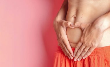 Forconi muskujt e stomakut pas prerjes cezariane: Shikoni videon e ushtrimeve më të sigurta për shërim të shpejtë