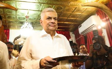Kryeministri i Sri-Lankës betohet si president i përkohshëm