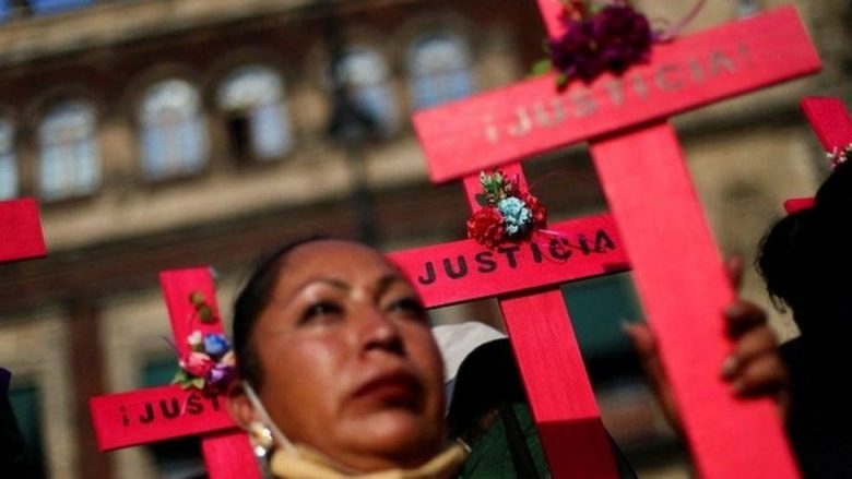 Vdes gruaja të cilës iu vu flaka në një park në Meksikën qendrore