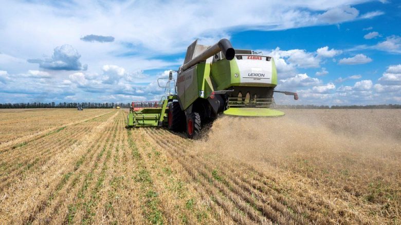 Ukraina thotë se eksportet e grurit mund të rifillojnë “brenda ditësh”
