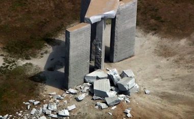 “Stonehenge amerikan” hidhet në erë me eksploziv, dëmtohet shtatorja në Georgia që të krishterët e cilësonin si “satanike”