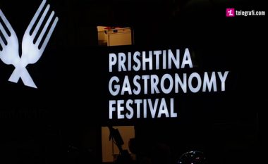 Shefi nga Vlora Bujar Veshi, me pjatë speciale “Kosova në gjirin e Vlorës”, për nder të viteve 1999 në festivalin e gastonomisë në Prishtinë