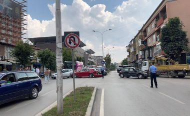Aksident mes tri veturave në Prishtinë
