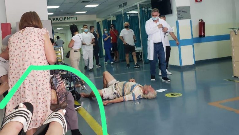 Të sëmurë të shtrirë në dysheme, Berisha publikon foto nga spitali: Gjendje katastrofë në urgjencën e QSUT-së