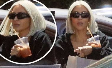 Kim Kardashian shihet me një dukje sportive dhe pa makijazh në Los Angeles pas rikthimit nga vizita private në Australi