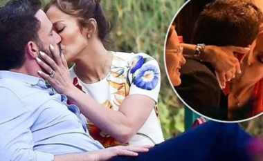 Të sapomartuarit Jennifer Lopez dhe Ben Affleck shijojnë muajin e mjaltit në Paris – fotografohen duke ndarë momente intime me njëri-tjetrin