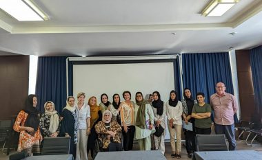 Ish-presidentja ​Jahjaga takon gratë afgane të ardhura në Shqipëri gjatë vitit të kaluar