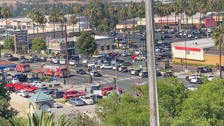 Dy të vrarë dhe disa të tjerë të plagosur nga të shtënat në “një shfaqje të makinave” në Los Anxhelos