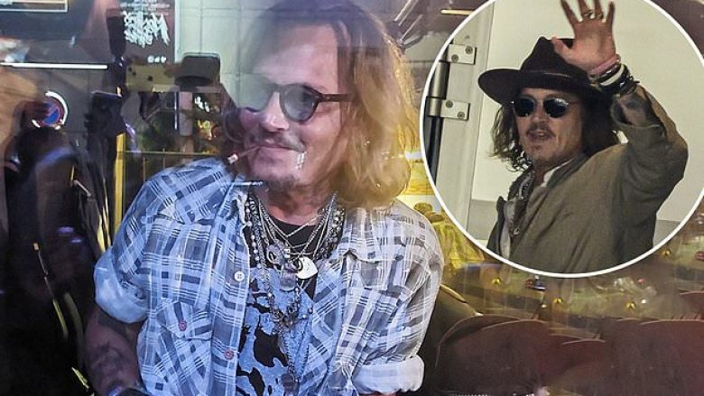 Johnny Depp emocionon fansat teksa shfaqet me pamje të re nga koncerti i fundit në Zvicër