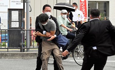 Arrestohet i dyshuari për sulmin ndaj ish-kryeministrit japonez